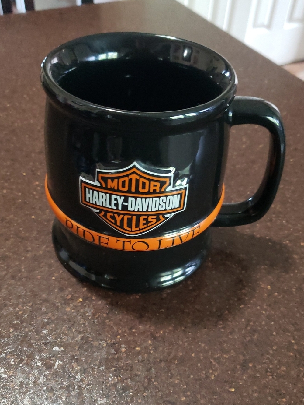 2009 HARLEY DAVIDSON MOTORCYCLE COFFEE MUG. RUSS BERRIE